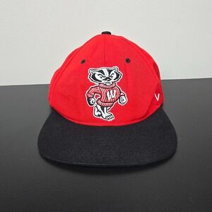Wisconsin Badgers Hat Cap Mens SnapBack Red Logo NCAA College Football‎ Zephyr